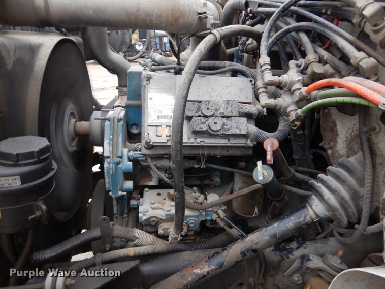 image for item IM9862 1999 International 4900  refuse truck