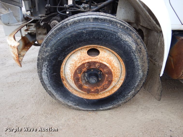 image for item IM9862 1999 International 4900  refuse truck