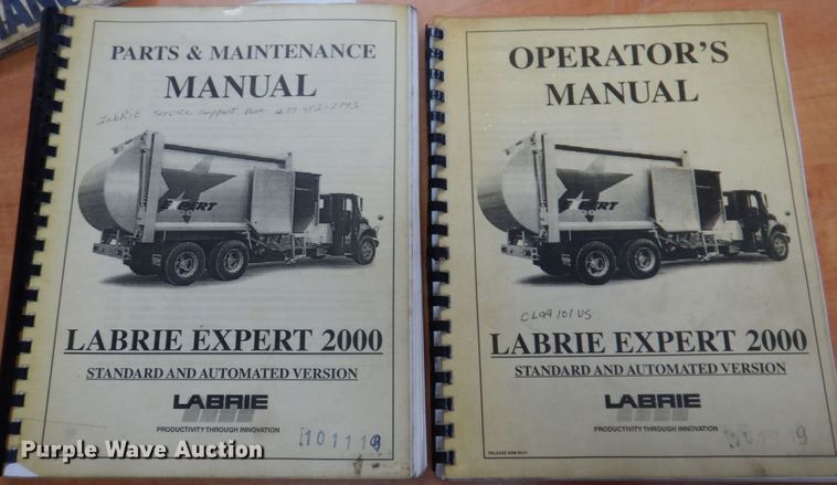 image for item IM9862 1999 International 4900  refuse truck