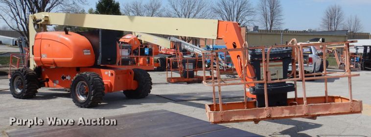 image for item IV9533 2000 JLG 800A  boom lift