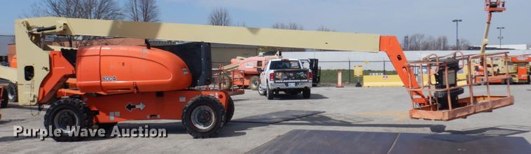 image for item IV9533 2000 JLG 800A  boom lift