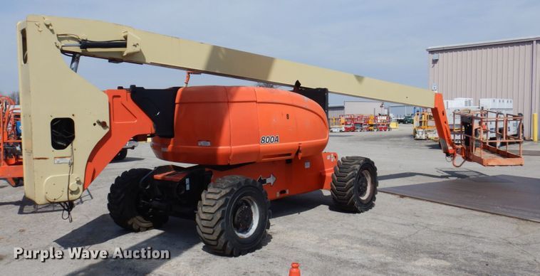 image for item IV9533 2000 JLG 800A  boom lift