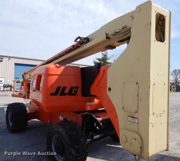 image for item IV9533 2000 JLG 800A  boom lift