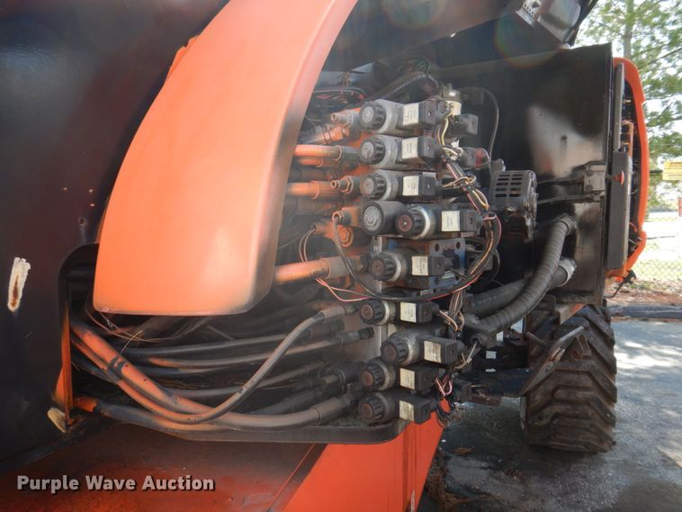 image for item IV9533 2000 JLG 800A  boom lift