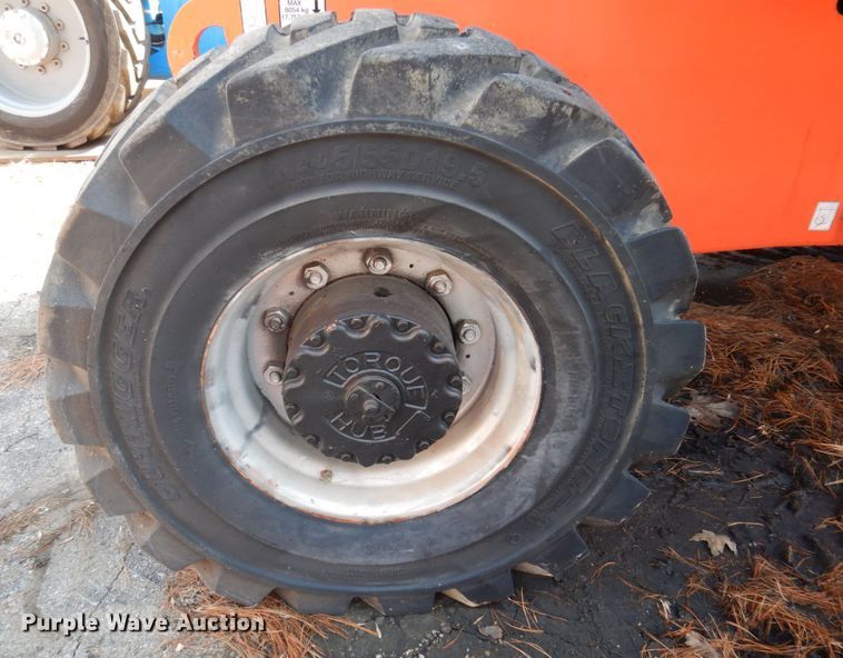 image for item IV9533 2000 JLG 800A  boom lift