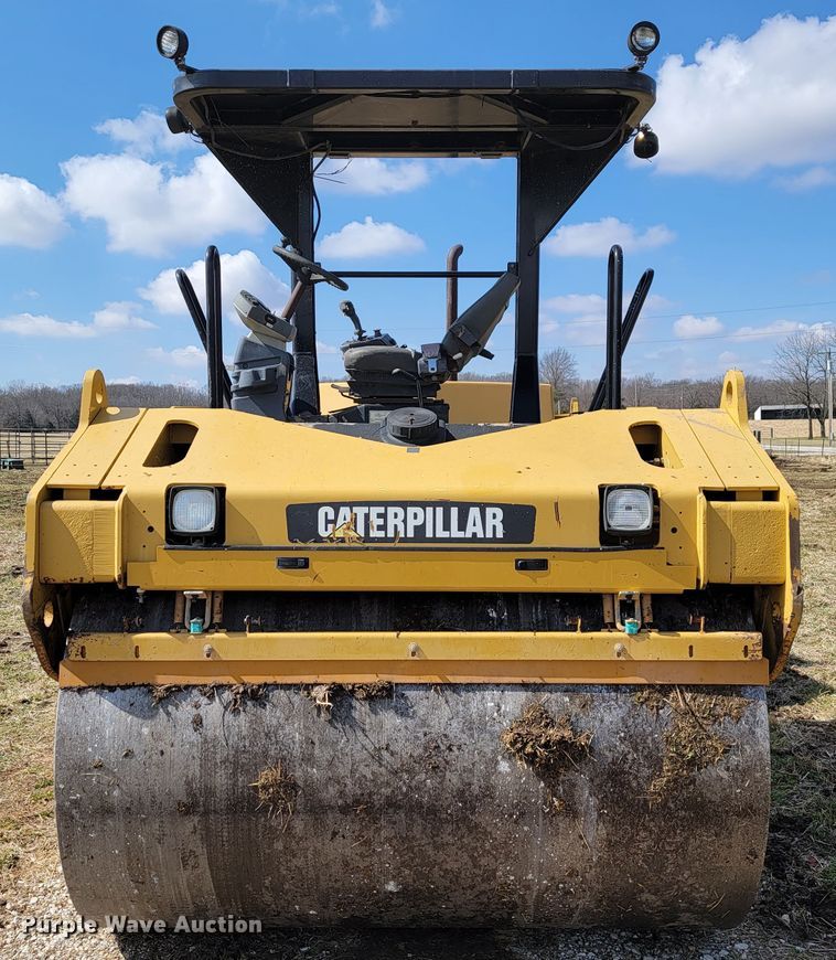 image for item JE9947 2007 Caterpillar CB-534D XW  double drum vibratory roller