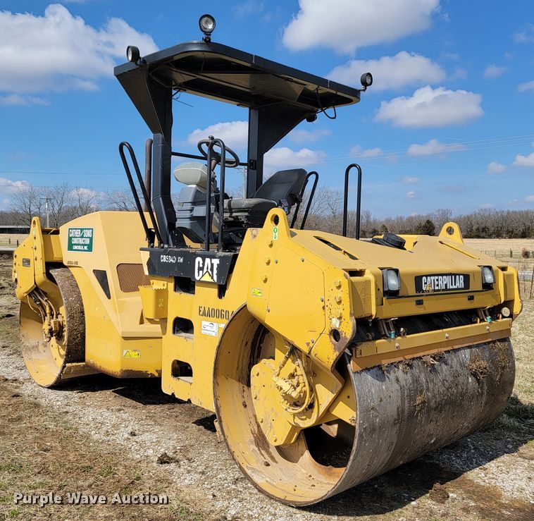 image for item JE9947 2007 Caterpillar CB-534D XW  double drum vibratory roller