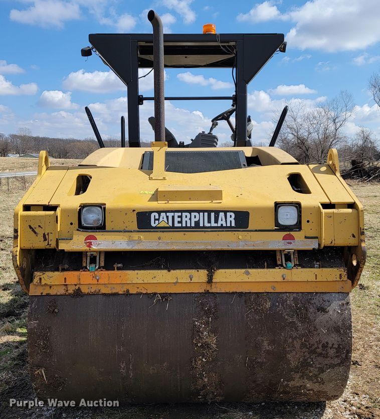 image for item JE9947 2007 Caterpillar CB-534D XW  double drum vibratory roller
