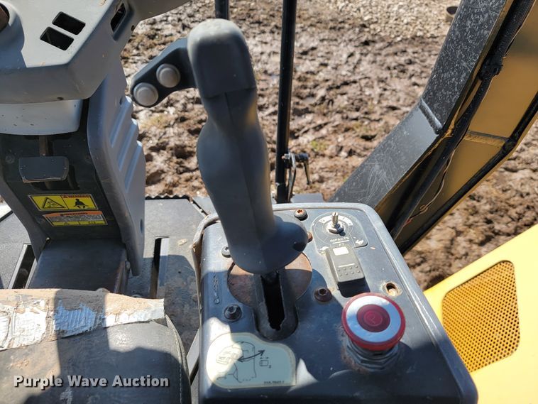 image for item JE9947 2007 Caterpillar CB-534D XW  double drum vibratory roller