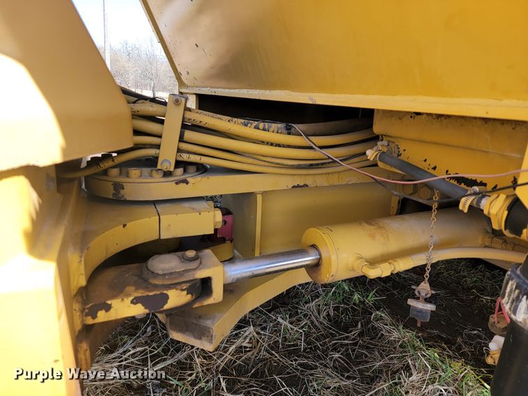 image for item JE9947 2007 Caterpillar CB-534D XW  double drum vibratory roller