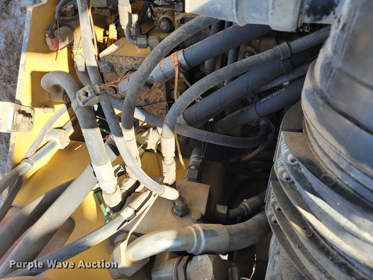 image for item JE9947 2007 Caterpillar CB-534D XW  double drum vibratory roller