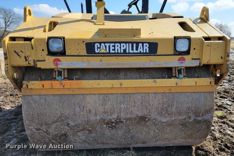 image for item JE9947 2007 Caterpillar CB-534D XW  double drum vibratory roller