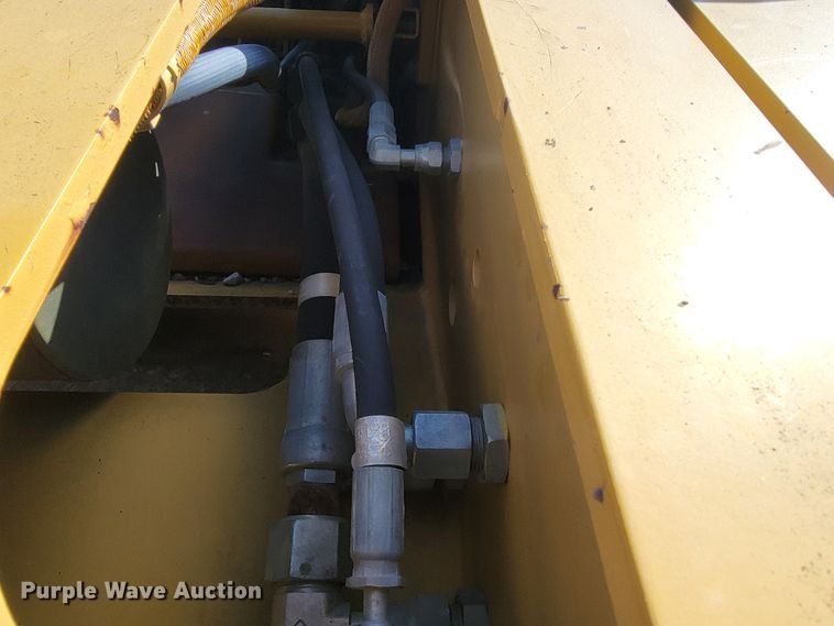 image for item JE9947 2007 Caterpillar CB-534D XW  double drum vibratory roller