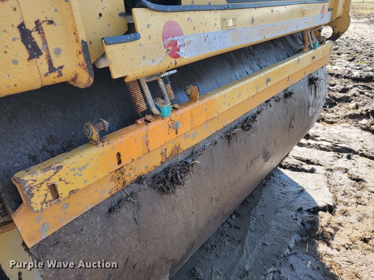 image for item JE9947 2007 Caterpillar CB-534D XW  double drum vibratory roller