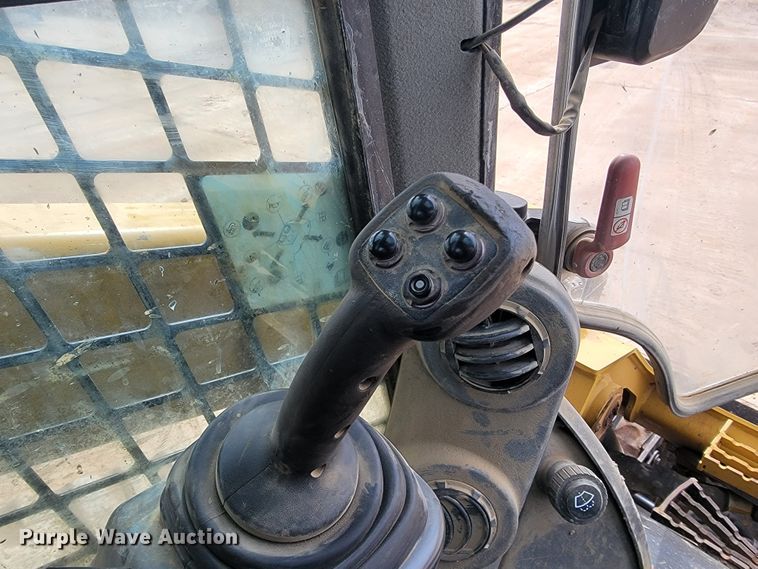 image for item JE9949 Caterpillar 299D2  tracked skid steer loader