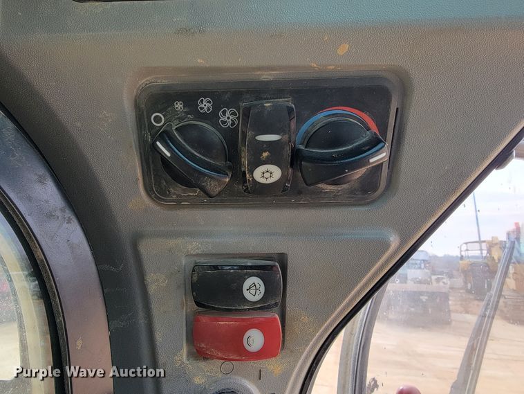 image for item JE9949 Caterpillar 299D2  tracked skid steer loader