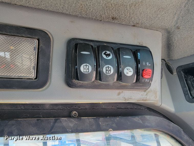 image for item JE9949 Caterpillar 299D2  tracked skid steer loader