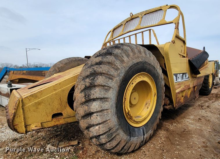 image for item JE9953 Caterpillar 631B  scraper