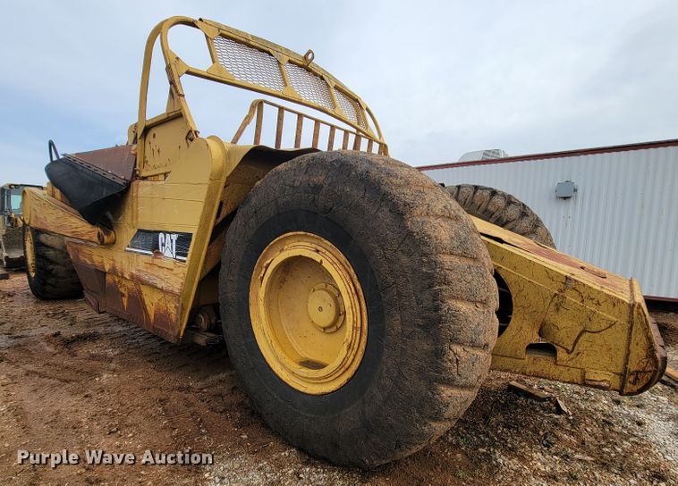 image for item JE9953 Caterpillar 631B  scraper