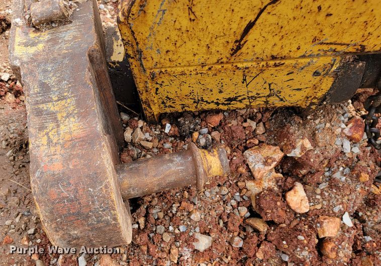 image for item JE9953 Caterpillar 631B  scraper