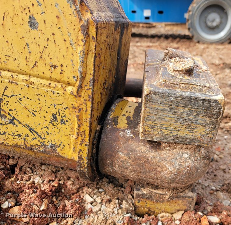 image for item JE9953 Caterpillar 631B  scraper