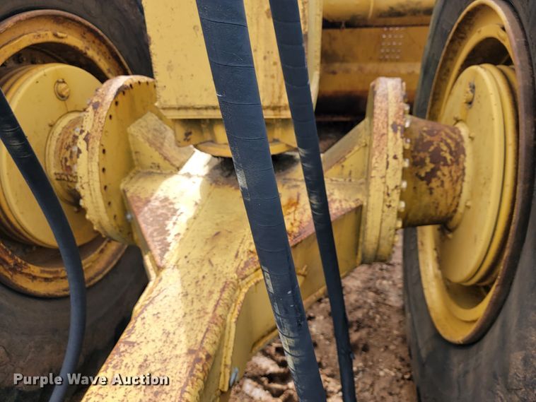 image for item JE9953 Caterpillar 631B  scraper