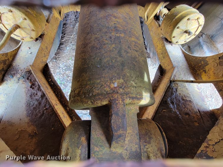 image for item JE9953 Caterpillar 631B  scraper