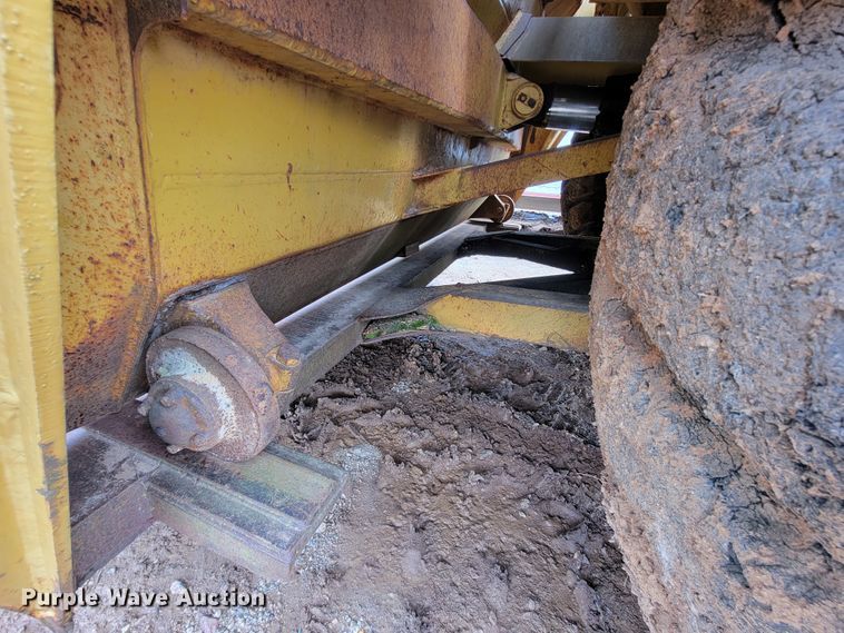 image for item JE9953 Caterpillar 631B  scraper