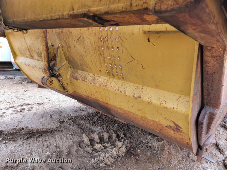 image for item JE9953 Caterpillar 631B  scraper