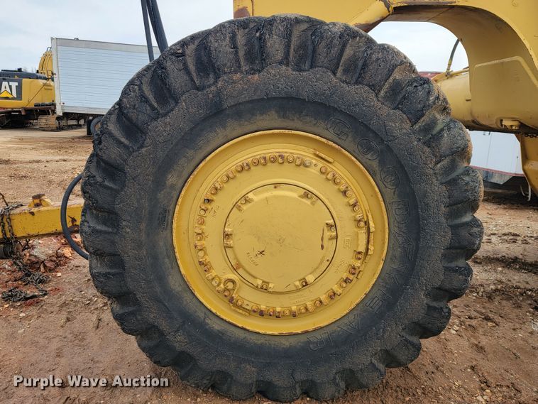 image for item JE9953 Caterpillar 631B  scraper