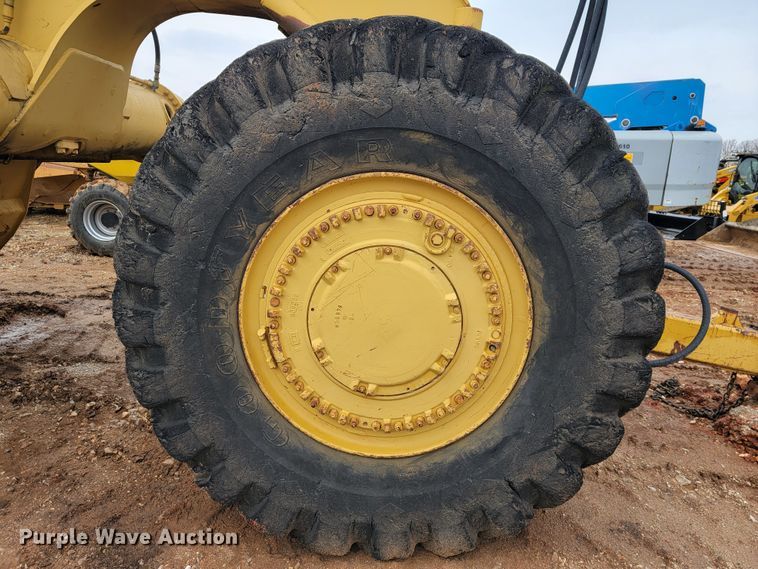 image for item JE9953 Caterpillar 631B  scraper