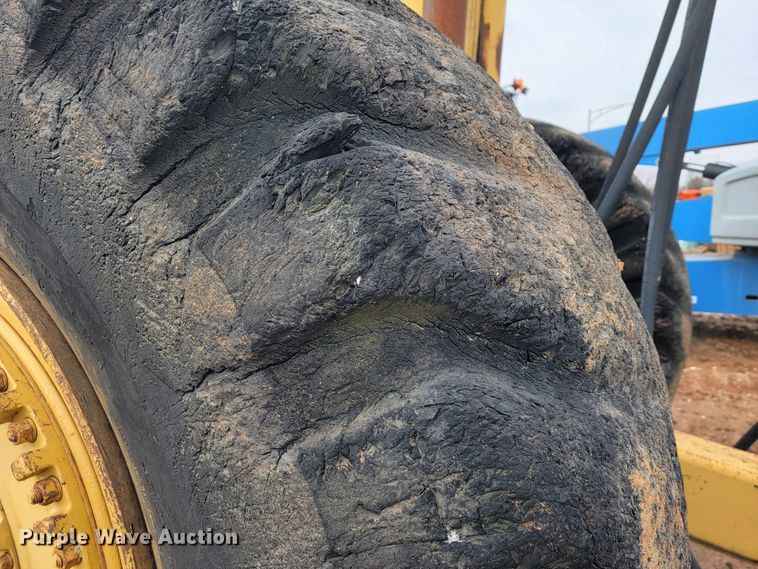 image for item JE9953 Caterpillar 631B  scraper