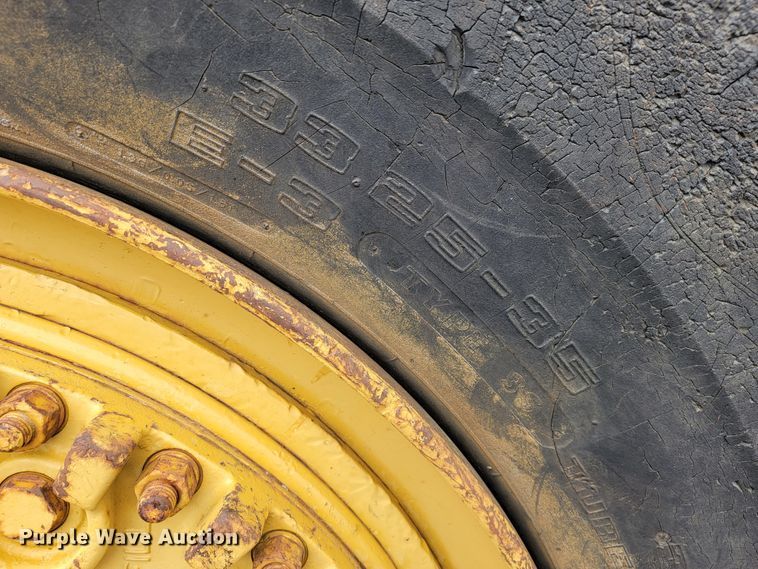 image for item JE9953 Caterpillar 631B  scraper