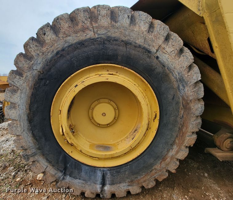 image for item JE9953 Caterpillar 631B  scraper