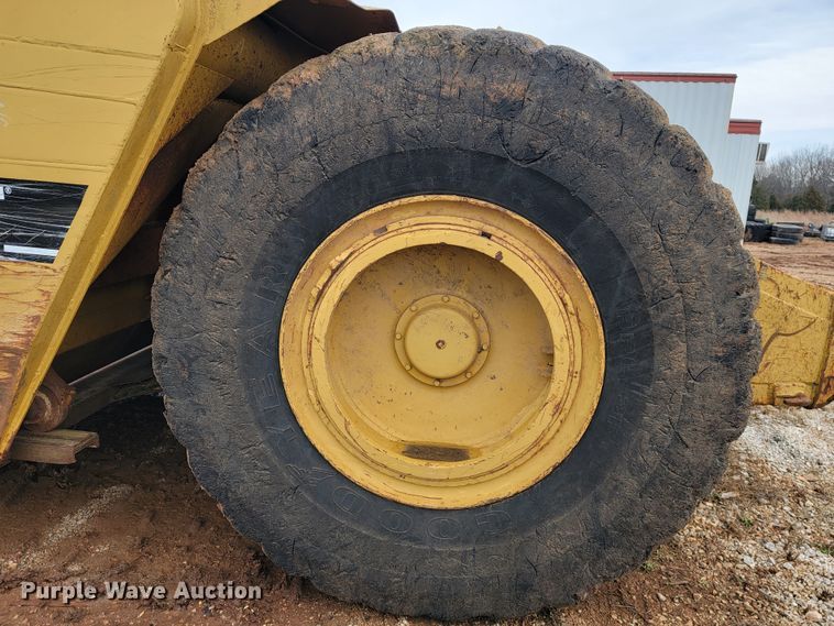 image for item JE9953 Caterpillar 631B  scraper