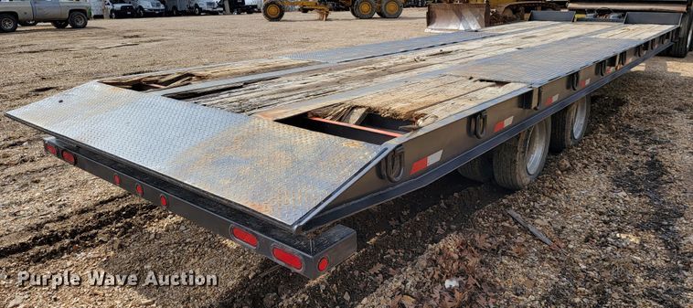 image for item JE9962 2002 Evaco  tilt deck equipment trailer