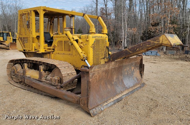 image for item JE9963 1969 Caterpillar D6C  dozer