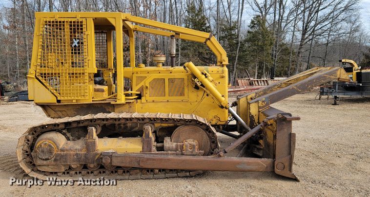 image for item JE9963 1969 Caterpillar D6C  dozer