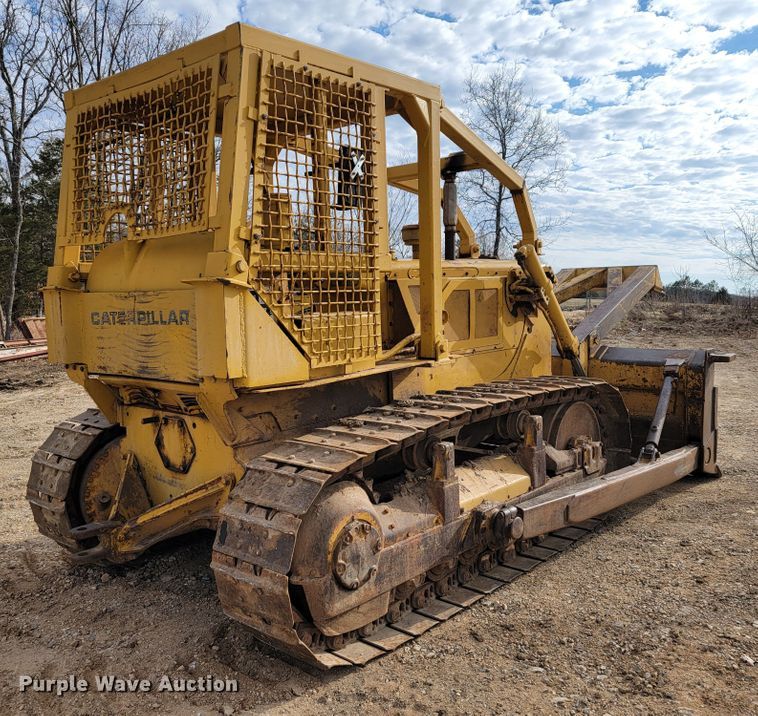 image for item JE9963 1969 Caterpillar D6C  dozer