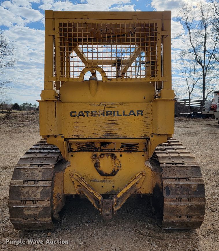 image for item JE9963 1969 Caterpillar D6C  dozer