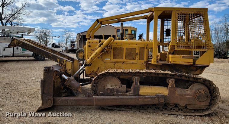image for item JE9963 1969 Caterpillar D6C  dozer