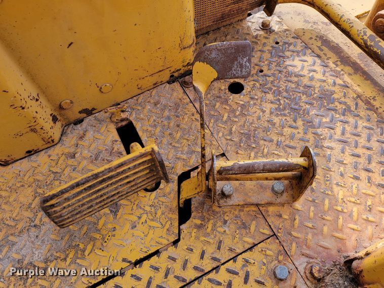 image for item JE9963 1969 Caterpillar D6C  dozer