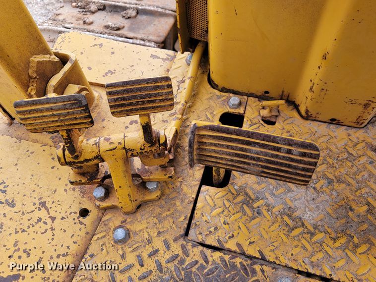 image for item JE9963 1969 Caterpillar D6C  dozer