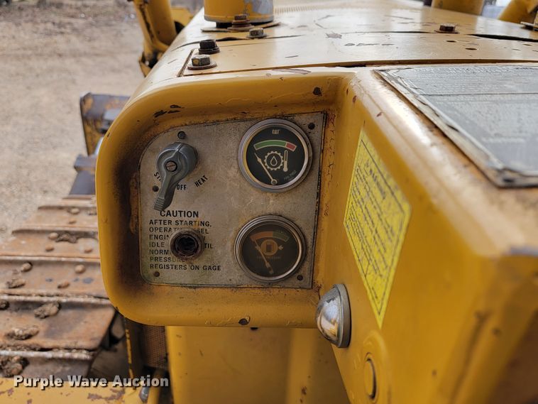 image for item JE9963 1969 Caterpillar D6C  dozer