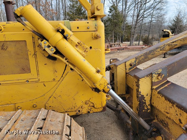 image for item JE9963 1969 Caterpillar D6C  dozer