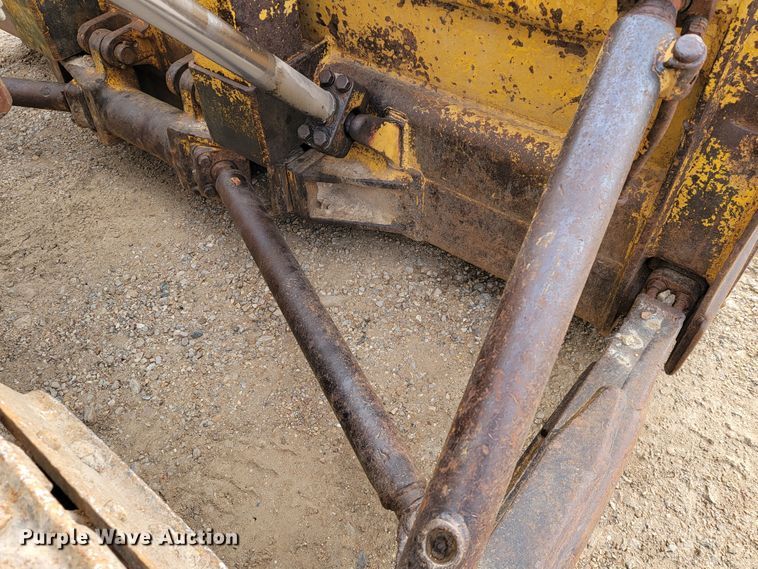 image for item JE9963 1969 Caterpillar D6C  dozer