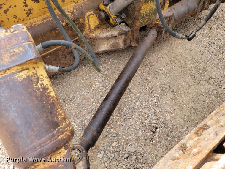 image for item JE9963 1969 Caterpillar D6C  dozer