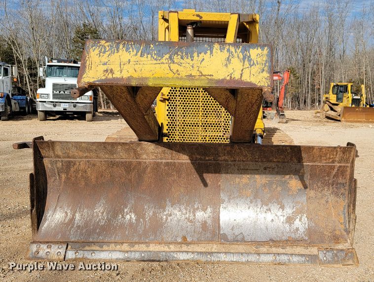 image for item JE9963 1969 Caterpillar D6C  dozer