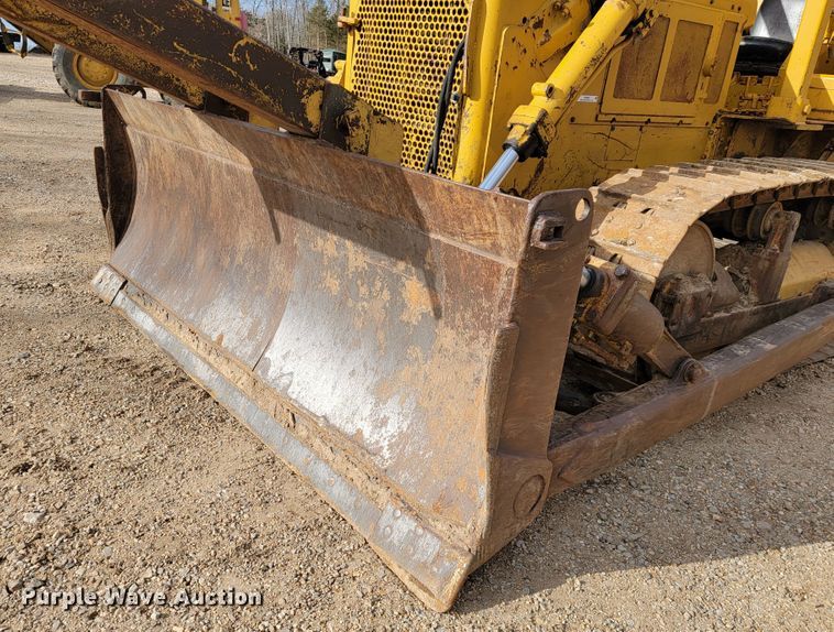 image for item JE9963 1969 Caterpillar D6C  dozer