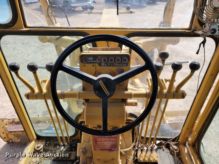 image for item JE9964 1979 Caterpillar 130G  motor grader